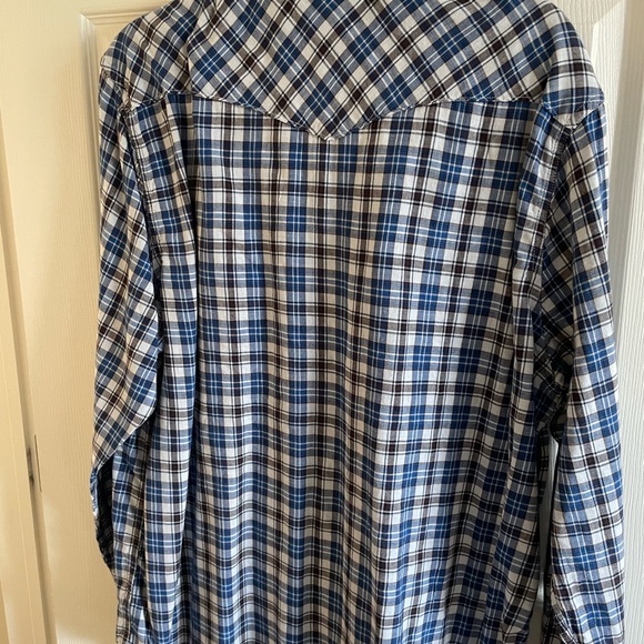 Lucky Brand long sleeve shirt, perfect condition for the next “lucky” person! - Picture 3 of 3